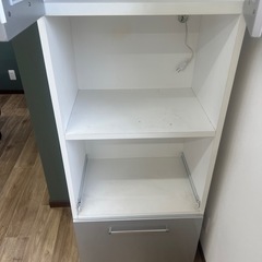 コンセント付き棚の画像
