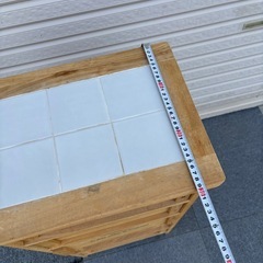 タイルトップ　木製チェスト5段の画像