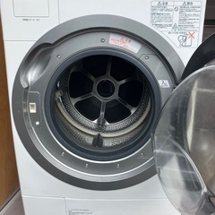 B590 送料設置無料　東芝ドラム式洗濯機　11kgの画像