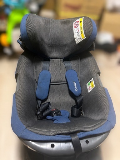 combi チャイルドシート　360度回転　isofix