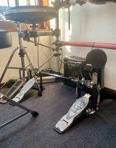 YAMAHA DTXPRESS 電子ドラムです、音出し問題有りません、目立つ傷、汚れ有りません、興味ある方いかがでしょうか、宜しくお願
