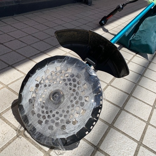 草刈機 makita MUR368UD 本体のみ　36v（18v＋18v）