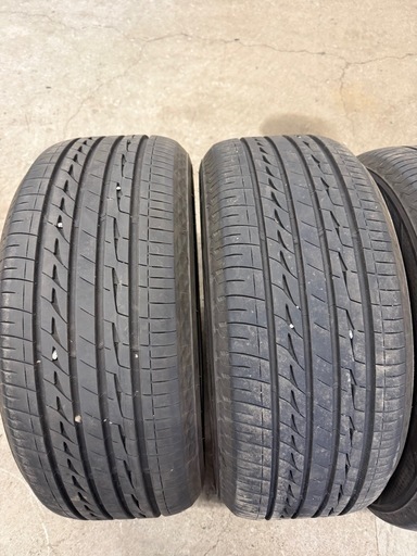 タイヤ　235/50r17