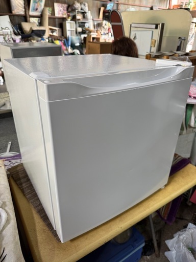 MAXZEN 冷凍庫 家庭用 小型 31L コンパクト ノンフロン チェスト