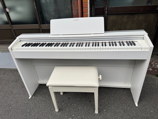 中古美品！CASIO Privia PX-2000GPホワイト2019年電子ピアノ 発売お値段は￥12万円でした。