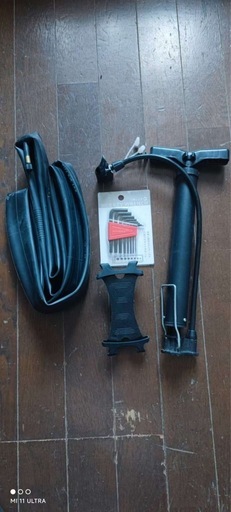 お買い得  クロスバイク　27インチ　
整備済み 