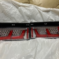 中古　2連LEDトラックテールランプ　12V24V兼用　左右1セットの画像