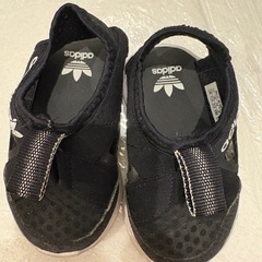 adidas サンダル　13cmの画像