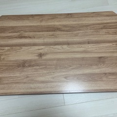 折りたたみテーブルの画像
