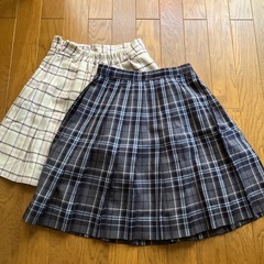 150プリーツスカート2、ロング&ショートパンツ、130から140ワンピース、140ジーパン、トレーナー、140長袖パジャマ上下の画像