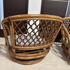 籐の座椅子　1つ2500円の画像