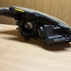 プリウス ZVW30 後期 純正ヘッドライト 左右セットの画像