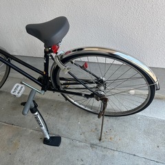 自転車と空気入れの画像