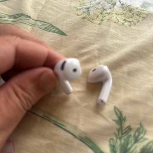 AirPods4
