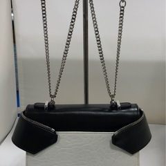 フォロワー限定割引有★【ジャングルジャングル岸和田店】バッグ DIESEL ディーゼル ショルダーバッグ　南大阪 岸和田市 貝塚市 泉佐野市 和泉市 忠岡町 熊取町の画像