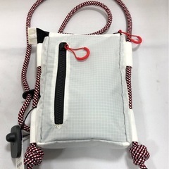 フォロワー限定割引有★【ジャングルジャングル岸和田店】バッグ HUNTER ハンター トラベル リップストラップ ポーチ 白　南大阪 岸和田市 貝塚市 泉佐野市 和泉市 忠岡町 熊取町の画像