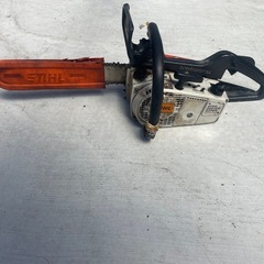 【始動確認済】スチール STIHL エンジンチェンソー◆ブランド信頼の堅牢機◆チョーク時始動OK◆要整備ベース・ジャンク 商品の状態： 全体的に状態が悪い（要整備ジャンク扱い）の画像