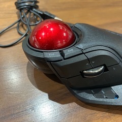 ELECOM HUGE トラックボールマウスの画像