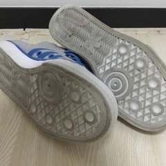 adidas スニーカー レディース 23センチの画像