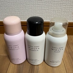 ヘアスプレーとワックスと日焼け止めの画像