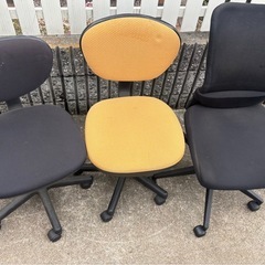 無料‼️オフィスチェア 家具 キャスター付きチェア8脚セット⭐︎謝礼あります。の画像