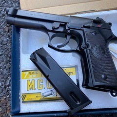 MGC ベレッタ M9 モデルガン 7mmキャップ仕様 箱付 説明書付 の画像