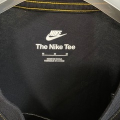 NIKE The Nike Tee ワンポイントロゴ 半袖Tシャツ M ブラックの画像