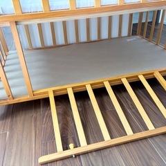 ベビーベッド　木製　　ヤトミ
の画像
