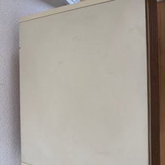 扉付き収納ボックスの画像