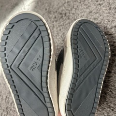【美品】ZARA グレーベビーシューズの画像