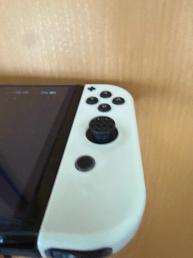 Switch 有機EL 付属品揃ってます！今だけ値下げ！！ 美品/自宅使用のみ】Switch 有機EL ホワイト ガラスフィルム2枚おまけ 