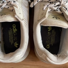 adidas アディダス  スニーカー  
24.5の画像