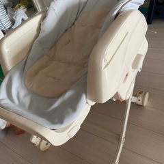 Combi ベビーラック ハイローチェア 手動スウィングの画像