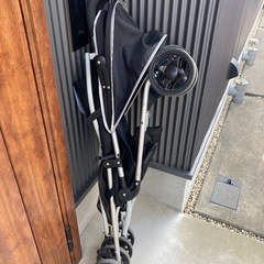 B型ベビーカーの画像