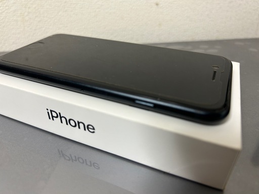 iPhone SE3 第3世代　64G 
美品