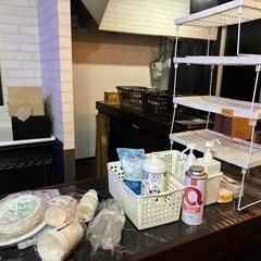 本日限り】 無料で好きなものどうぞ。　家具 収納 棚 小物 LED 電気 電球 照明 ハンドソープ ゴミ箱 洗剤 紙コップ 皿 食器 カラトリー カゴ 小物入れ 小物 雑貨の画像