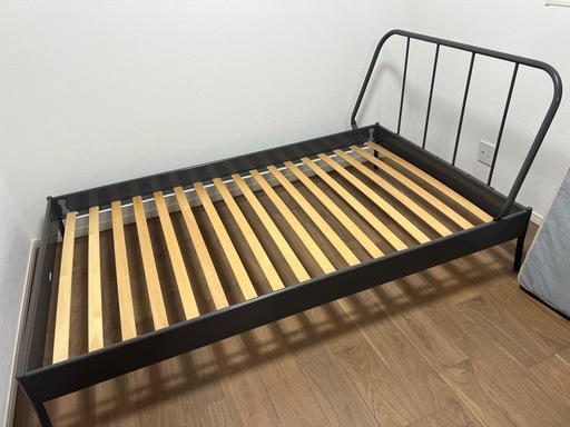 IKEA スチール製ベッドフレーム　セミダブル