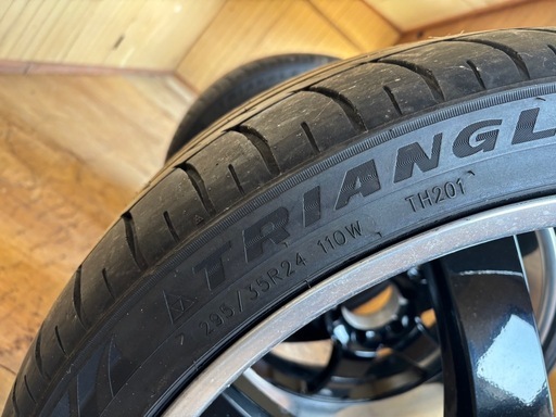 ランドクルーザー　80 6H 139.7 10J 295/35R24 ランクル　センターキャップ付き