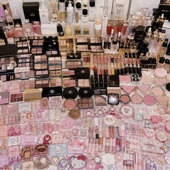 コスメ好きの方へ💄大量の化粧品お譲りします（デパコス、韓国コスメ、プチプラコスメなど）の画像