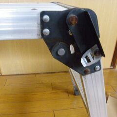 中古のアルミ？の足台の画像