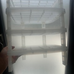食器を重ねる台の画像