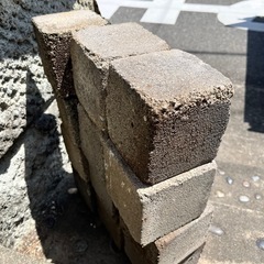 コンクリート ブロック 無料で あげます 早い者勝ちですの画像