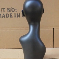 黒色 人頭モデルの画像