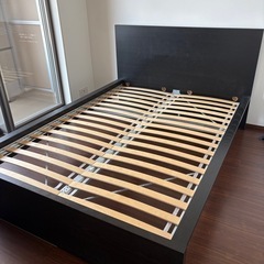 IKEA ダブルベッドフレームの画像
