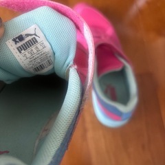 スニーカー22センチ　PUMA ピンクの画像