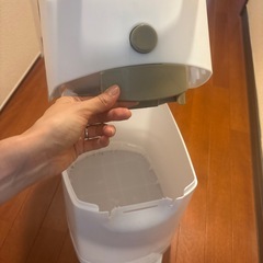 【リサイクルに持ち込むため本日のみ販売！】オムツ用ゴミ箱の画像