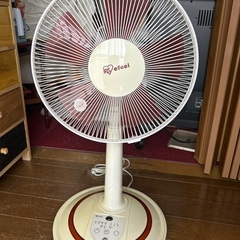 IRIS 首振り扇風機の画像