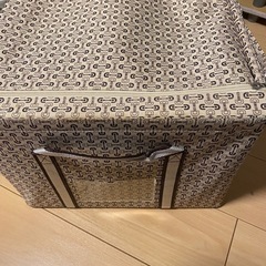【無料譲渡】フレーム入りで頑丈な収納ボックス / 窓・取っ手付き（W55×D37×H27cm）の画像