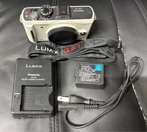 パナソニック「LUMIX DMC-GF1」ミラーレス　レンズキット　デジタルカメラ　シェルホワイト