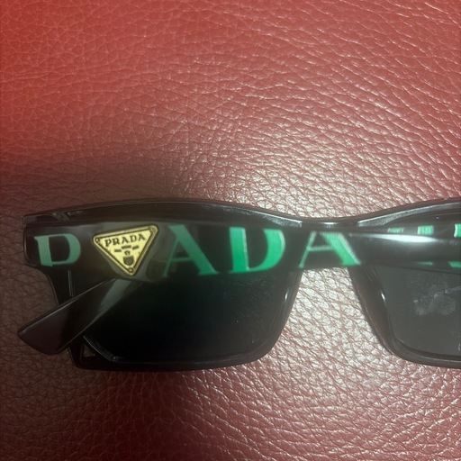 プラダ　サングラス　黒　ブラック　プレート　新品　三角　ロゴ　メガネ　眼鏡　PRADA　